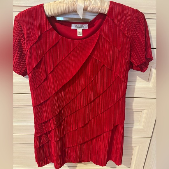 Red Textured layered Short-Sleeved Top 🎁🎇✨ - Picture 5 of 12